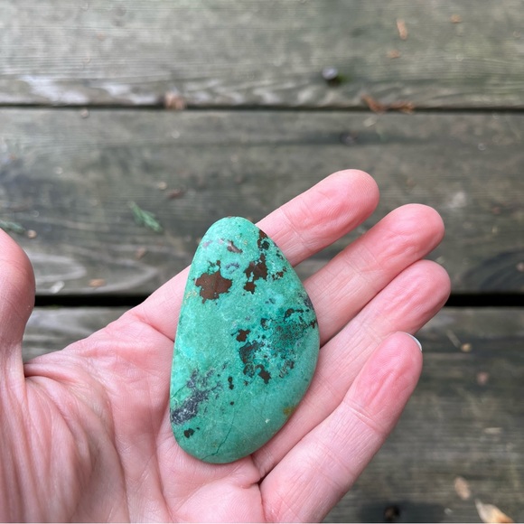 Turquoise With Cuperite Crystal - Picture 13 of 15